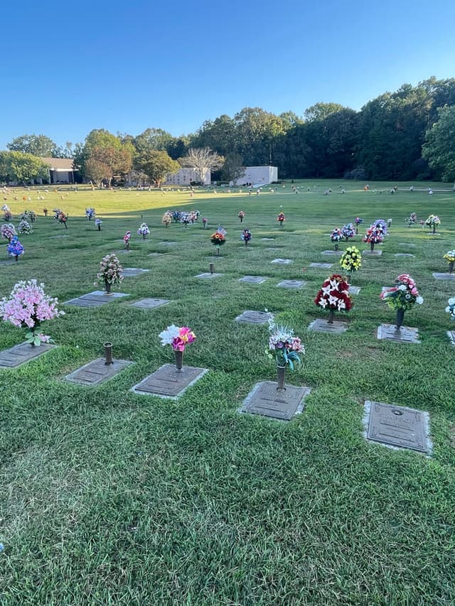 Beautiful Lawn Crypt for 2 - for over 30% OFF current retail! - CB-006528
