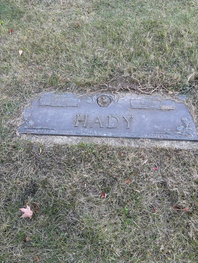 Single Grave for Sale - Wisconsin Memorial Park Inc. - Brookfield (1 Spot, Lot 225, Section 28A, Grave #3):